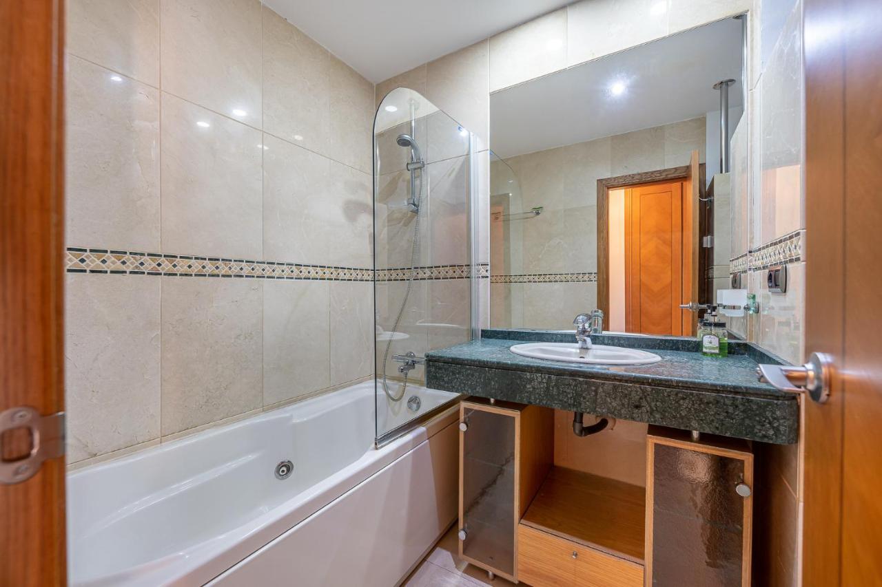 797 - Bellagio: Beachfront Elegance With Indoor & Outdoor Pools * Benalmadena